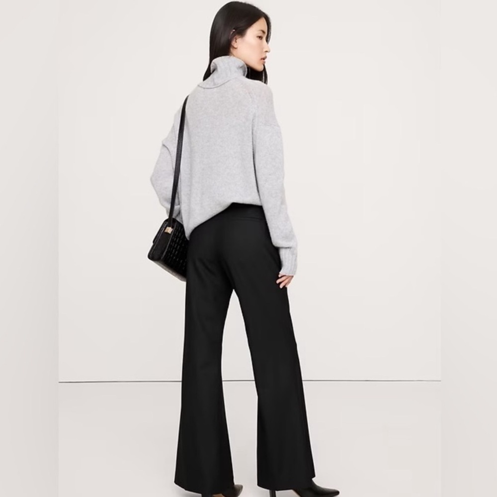 NWT! BANANA REPUBLIC BLACK MID-RISE FLARE STRETCH WOOL-BLEND PANT 826950 🌵